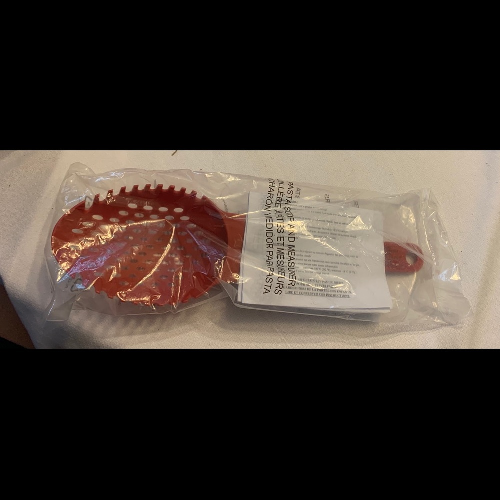 Avon Pasta Scoop and Measurer Brand New Factory Sealed